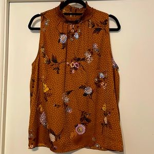 Ann Taylor size Large brown dotted, floral sleeveless blouse zips up back